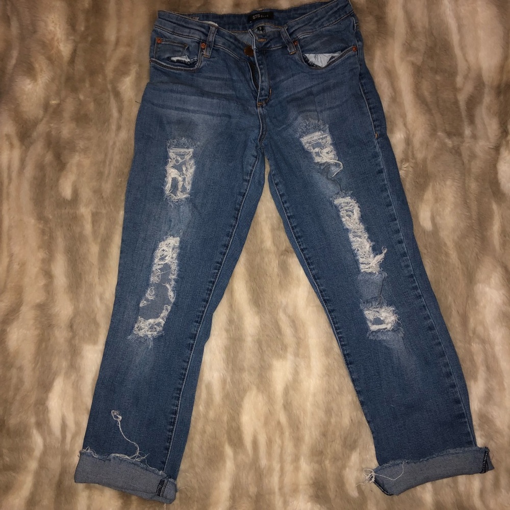 STS Blue Cropped distressed jeans 👖